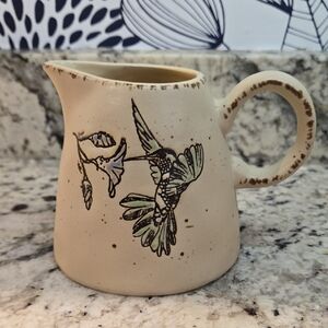 In Homestylez 2020 Hummingbird Art Creamer